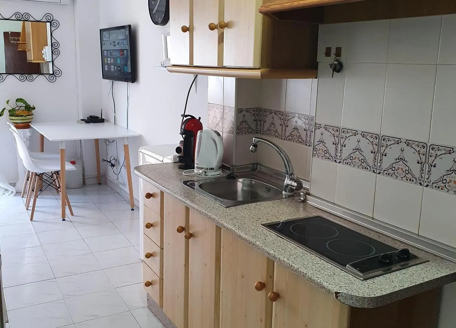 Studio In Nerja, 1 Minute Vom Strand Entfernt